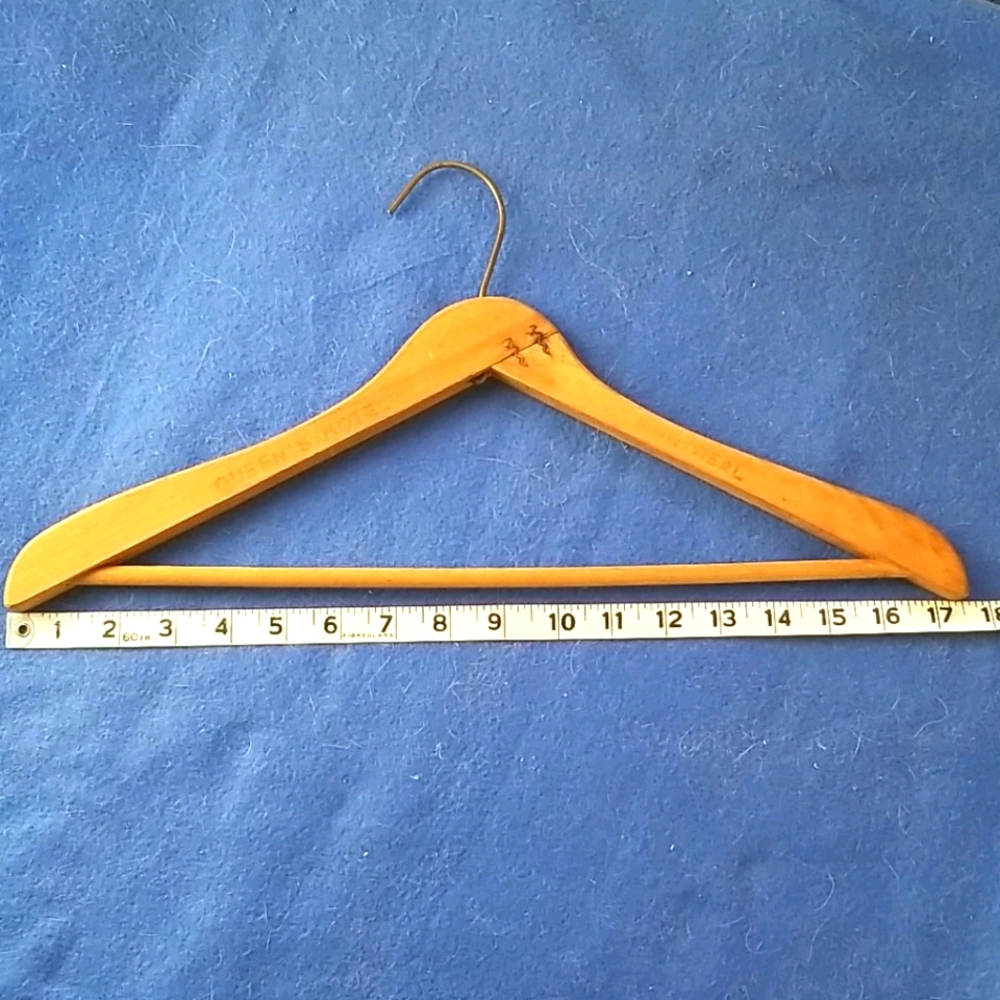Vtg. Queen's Hotel wooden hanger